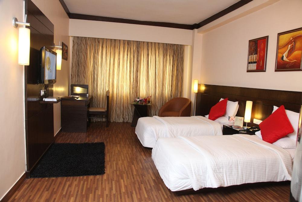 Hotel Pal Heights Bhubaneswar Exterior foto