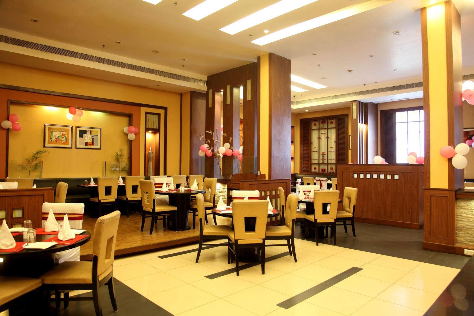 Hotel Pal Heights Bhubaneswar Restaurante foto
